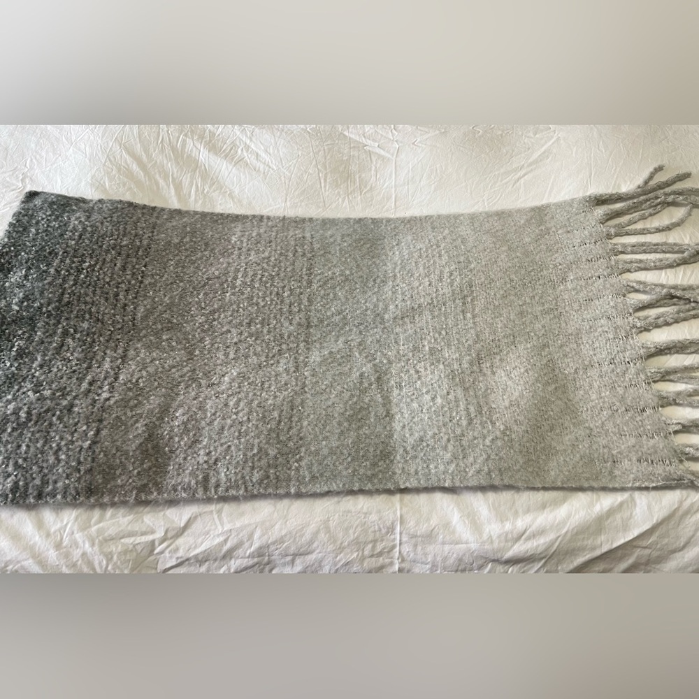 MER SEA Women's Cozy Travel Wrap Blanket Scarf Gray Ombre Stripes 21” X 80”